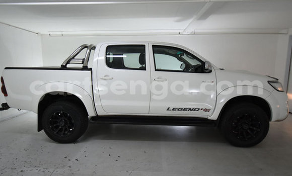 Nunua Ilio tumika Toyota Hilux White Gari ndani ya Ezulwini nchini Hhohho Nunua Ilio tumika Toyota Hilux White Gari ndani ya Ezulwini nchini Hhohho
