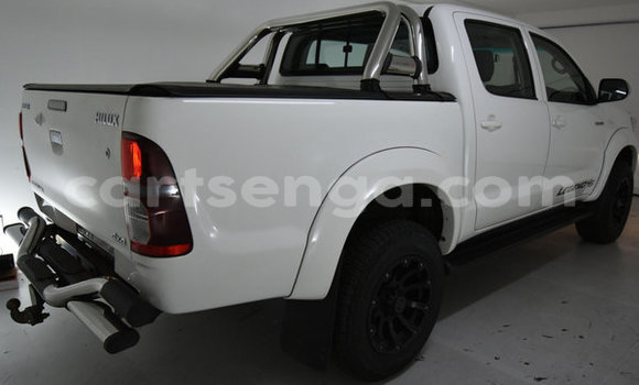 Nunua Ilio tumika Toyota Hilux White Gari ndani ya Ezulwini nchini Hhohho Nunua Ilio tumika Toyota Hilux White Gari ndani ya Ezulwini nchini Hhohho