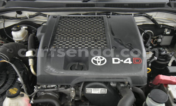 Nunua Ilio tumika Toyota Hilux White Gari ndani ya Ezulwini nchini Hhohho Nunua Ilio tumika Toyota Hilux White Gari ndani ya Ezulwini nchini Hhohho