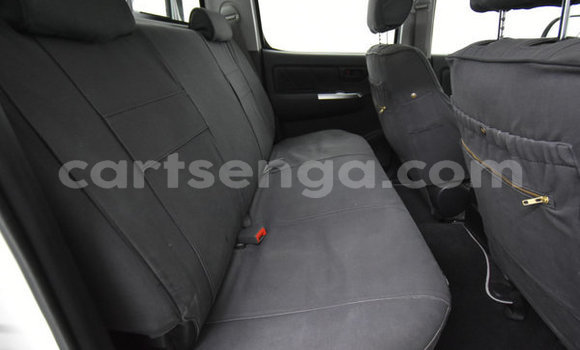 Nunua Ilio tumika Toyota Hilux White Gari ndani ya Ezulwini nchini Hhohho Nunua Ilio tumika Toyota Hilux White Gari ndani ya Ezulwini nchini Hhohho