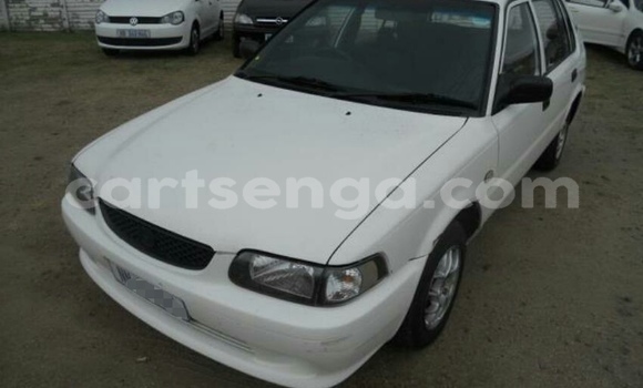 Buy Used Toyota Vitz White Car in Ezulwini in Hhohho Buy Used Toyota Vitz White Car in Ezulwini in Hhohho