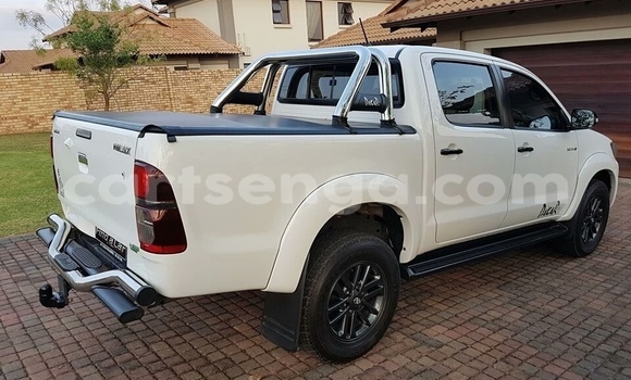 Buy Used Toyota Hilux White Car in Mbabane in Manzini Buy Used Toyota Hilux White Car in Mbabane in Manzini