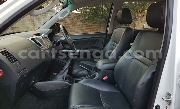 Buy Used Toyota Hilux White Car in Mbabane in Manzini Buy Used Toyota Hilux White Car in Mbabane in Manzini