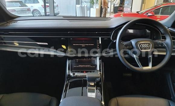 Nunua Ilio tumika Audi Q8 Silver Gari ndani ya Manzini nchini Manzini Nunua Ilio tumika Audi Q8 Silver Gari ndani ya Manzini nchini Manzini