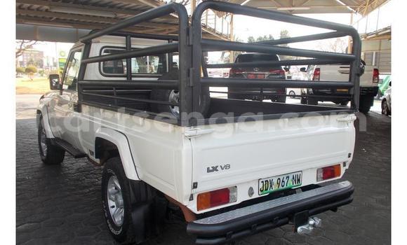 Buy Used Toyota Land Cruiser White Car in Manzini in Manzini Buy Used Toyota Land Cruiser White Car in Manzini in Manzini