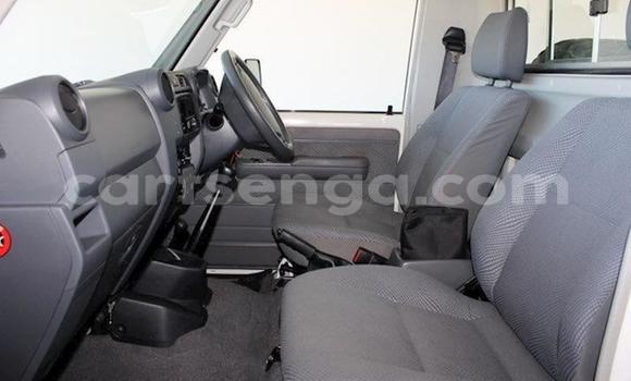 Acheter Occasion Voiture Toyota Land Cruiser Blanc à Manzini, Manzini Acheter Occasion Voiture Toyota Land Cruiser Blanc à Manzini, Manzini
