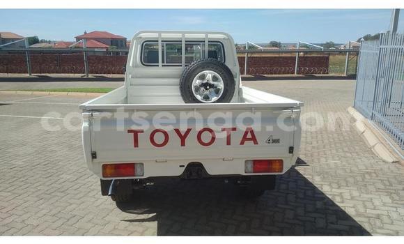 Nunua Ilio tumika Toyota Land Cruiser White Gari ndani ya Manzini nchini Manzini Nunua Ilio tumika Toyota Land Cruiser White Gari ndani ya Manzini nchini Manzini