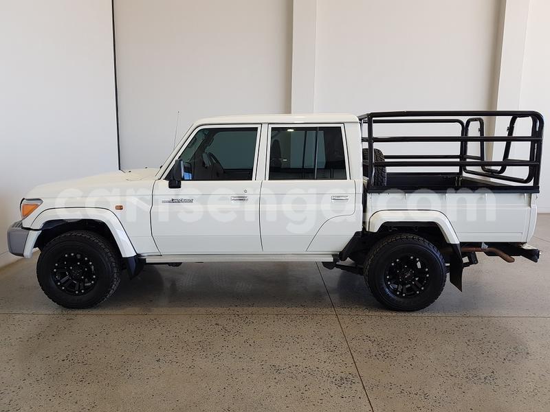 Big with watermark toyota land cruiser hhohho mondi 12622