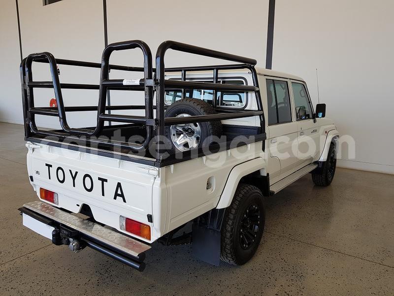 Big with watermark toyota land cruiser hhohho mondi 12622