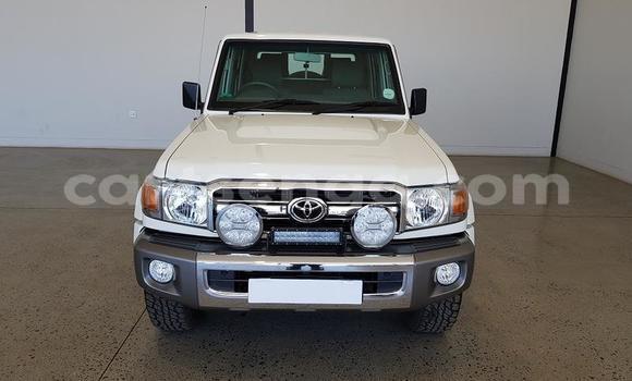 Buy Used Toyota Land Cruiser White Car in Mondi in Hhohho Buy Used Toyota Land Cruiser White Car in Mondi in Hhohho