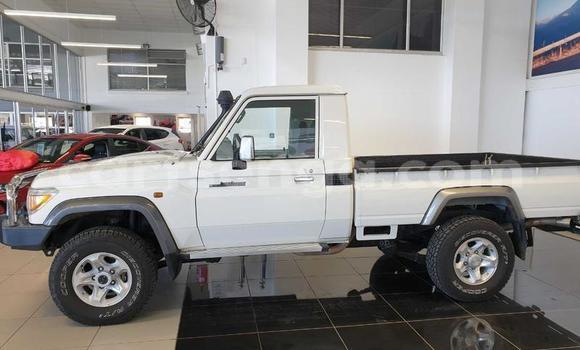 Buy Used Toyota Land Cruiser White Car in Manzini in Manzini Buy Used Toyota Land Cruiser White Car in Manzini in Manzini