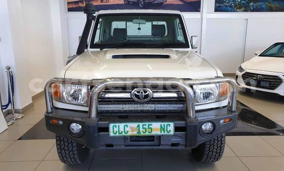 Buy Used Toyota Land Cruiser White Car in Manzini in Manzini Buy Used Toyota Land Cruiser White Car in Manzini in Manzini