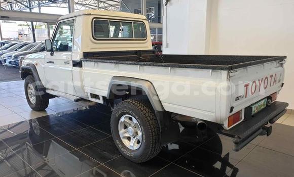 Buy Used Toyota Land Cruiser White Car in Manzini in Manzini Buy Used Toyota Land Cruiser White Car in Manzini in Manzini