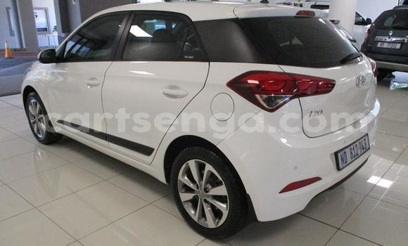 Nunua Ilio tumika Hyundai i20 White Gari ndani ya Manzini nchini Manzini Nunua Ilio tumika Hyundai i20 White Gari ndani ya Manzini nchini Manzini