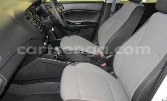 Nunua Ilio tumika Hyundai i20 White Gari ndani ya Manzini nchini Manzini Nunua Ilio tumika Hyundai i20 White Gari ndani ya Manzini nchini Manzini