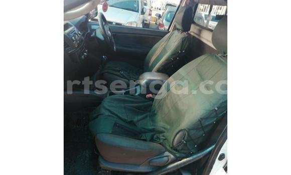 Nunua Ilio tumika Toyota Hilux White Gari ndani ya Manzini nchini Manzini Nunua Ilio tumika Toyota Hilux White Gari ndani ya Manzini nchini Manzini