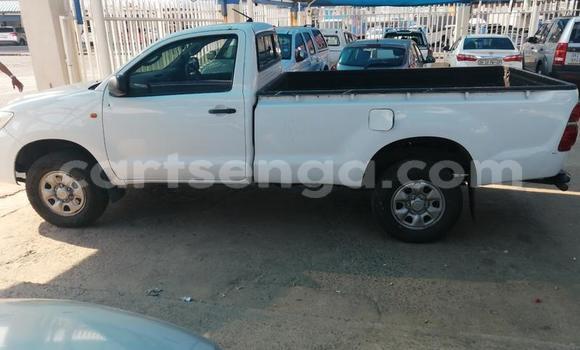 Nunua Ilio tumika Toyota Hilux White Gari ndani ya Manzini nchini Manzini Nunua Ilio tumika Toyota Hilux White Gari ndani ya Manzini nchini Manzini