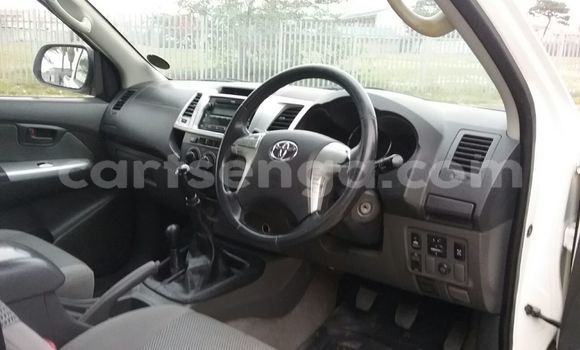 Buy Used Toyota Hilux White Car in Ezulwini in Hhohho Buy Used Toyota Hilux White Car in Ezulwini in Hhohho