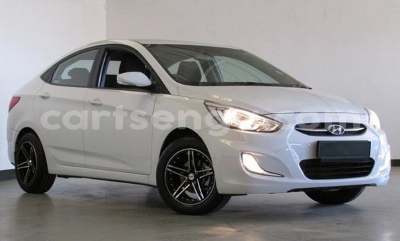 Buy Used Hyundai Accent White Car in Ezulwini in Hhohho Buy Used Hyundai Accent White Car in Ezulwini in Hhohho