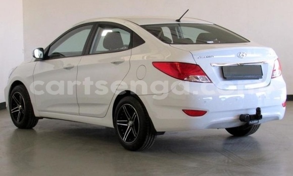 Buy Used Hyundai Accent White Car in Ezulwini in Hhohho Buy Used Hyundai Accent White Car in Ezulwini in Hhohho