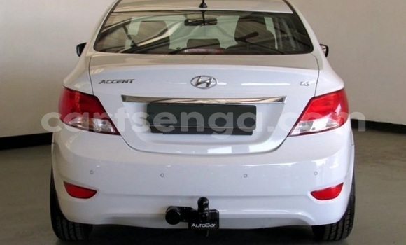Buy Used Hyundai Accent White Car in Ezulwini in Hhohho Buy Used Hyundai Accent White Car in Ezulwini in Hhohho