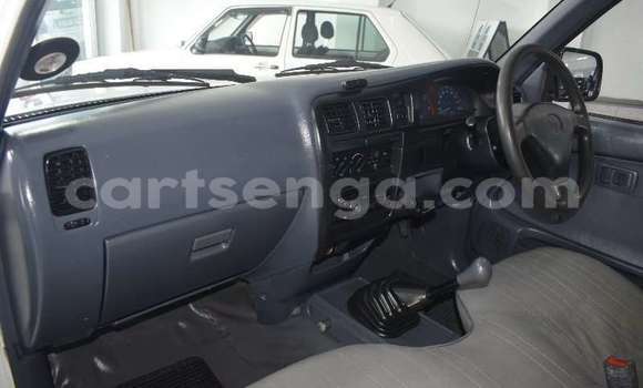 Nunua Ilio tumika Toyota Hilux White Gari ndani ya Hlatikulu nchini Wilaya ya Shiselweni Nunua Ilio tumika Toyota Hilux White Gari ndani ya Hlatikulu nchini Wilaya ya Shiselweni