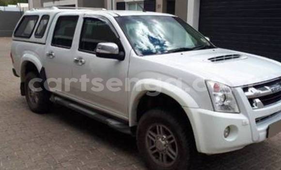 Nunua Ilio tumika Isuzu KB White Gari ndani ya Manzini nchini Manzini Nunua Ilio tumika Isuzu KB White Gari ndani ya Manzini nchini Manzini