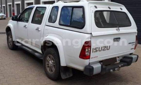 Nunua Ilio tumika Isuzu KB White Gari ndani ya Manzini nchini Manzini Nunua Ilio tumika Isuzu KB White Gari ndani ya Manzini nchini Manzini