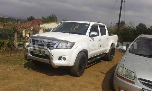 Nunua Ilio tumika Toyota Hilux White Gari ndani ya Mbabane nchini Manzini Nunua Ilio tumika Toyota Hilux White Gari ndani ya Mbabane nchini Manzini
