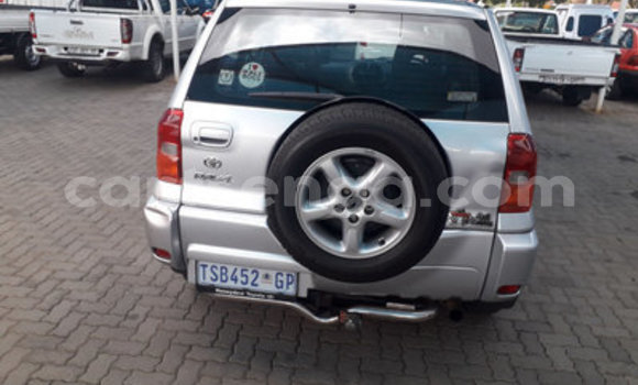 Nunua Ilio tumika Toyota RAV4 Silver Gari ndani ya Manzini nchini Manzini Nunua Ilio tumika Toyota RAV4 Silver Gari ndani ya Manzini nchini Manzini