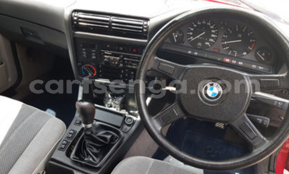 Nunua Ilio tumika BMW 3–Series Red Gari ndani ya Manzini nchini Manzini Nunua Ilio tumika BMW 3–Series Red Gari ndani ya Manzini nchini Manzini