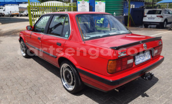 Nunua Ilio tumika BMW 3–Series Red Gari ndani ya Manzini nchini Manzini Nunua Ilio tumika BMW 3–Series Red Gari ndani ya Manzini nchini Manzini