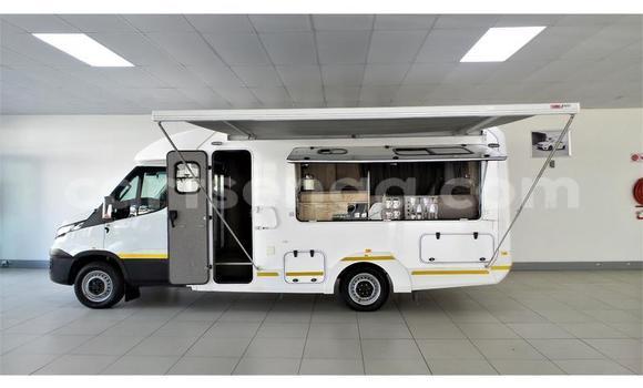 Nunua Ilio tumika IVECO Massif White Gari ndani ya Mbabane nchini Manzini Nunua Ilio tumika IVECO Massif White Gari ndani ya Mbabane nchini Manzini