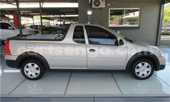 Buy Used Nissan NP 300 Silver Car in Ezulwini in Hhohho Buy Used Nissan NP 300 Silver Car in Ezulwini in Hhohho