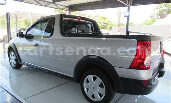 Buy Used Nissan NP 300 Silver Car in Ezulwini in Hhohho Buy Used Nissan NP 300 Silver Car in Ezulwini in Hhohho