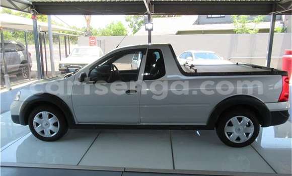 Buy Used Nissan NP 300 Silver Car in Ezulwini in Hhohho Buy Used Nissan NP 300 Silver Car in Ezulwini in Hhohho