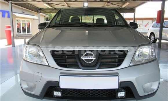 Buy Used Nissan NP 300 Silver Car in Ezulwini in Hhohho Buy Used Nissan NP 300 Silver Car in Ezulwini in Hhohho