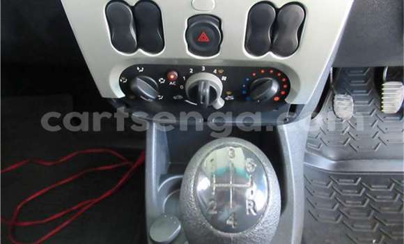 Buy Used Nissan NP 300 Silver Car in Ezulwini in Hhohho Buy Used Nissan NP 300 Silver Car in Ezulwini in Hhohho
