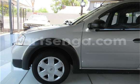 Buy Used Nissan NP 300 Silver Car in Ezulwini in Hhohho Buy Used Nissan NP 300 Silver Car in Ezulwini in Hhohho