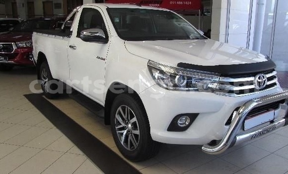 Buy Used Toyota Hilux White Car in Ezulwini in Hhohho Buy Used Toyota Hilux White Car in Ezulwini in Hhohho