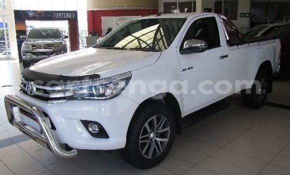 Buy Used Toyota Hilux White Car in Ezulwini in Hhohho Buy Used Toyota Hilux White Car in Ezulwini in Hhohho