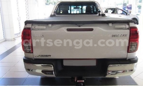Buy Used Toyota Hilux White Car in Ezulwini in Hhohho Buy Used Toyota Hilux White Car in Ezulwini in Hhohho