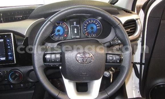 Buy Used Toyota Hilux White Car in Ezulwini in Hhohho Buy Used Toyota Hilux White Car in Ezulwini in Hhohho