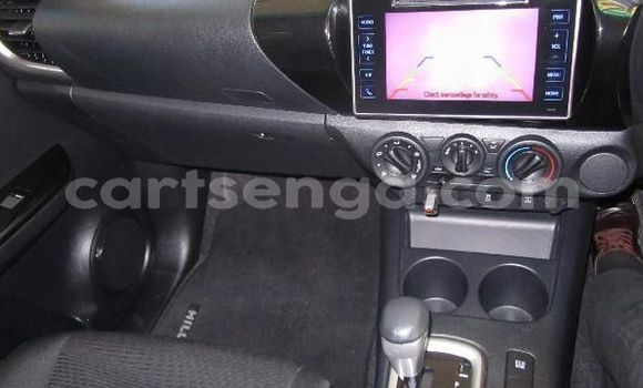 Buy Used Toyota Hilux White Car in Ezulwini in Hhohho Buy Used Toyota Hilux White Car in Ezulwini in Hhohho