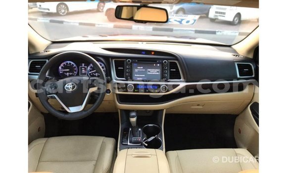 Buy Import Toyota Highlander Other Car in Import - Dubai in Hhohho Buy Import Toyota Highlander Other Car in Import - Dubai in Hhohho
