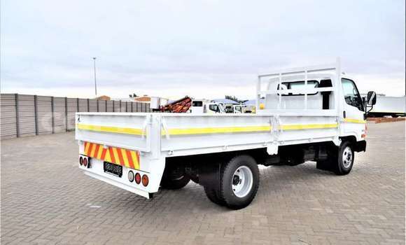 Acheter Occasion Voiture Hyundai Dynasty Blanc à Ezulwini, Hhohho Acheter Occasion Voiture Hyundai Dynasty Blanc à Ezulwini, Hhohho