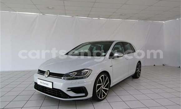 Buy Used Volkswagen Golf R White Car in Ezulwini in Hhohho Buy Used Volkswagen Golf R White Car in Ezulwini in Hhohho
