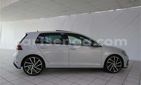 Buy Used Volkswagen Golf R White Car in Ezulwini in Hhohho Buy Used Volkswagen Golf R White Car in Ezulwini in Hhohho