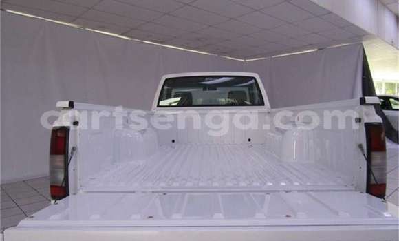 Buy Used Nissan NP 300 White Car in Ezulwini in Hhohho Buy Used Nissan NP 300 White Car in Ezulwini in Hhohho