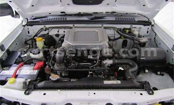 Buy Used Nissan NP 300 White Car in Ezulwini in Hhohho Buy Used Nissan NP 300 White Car in Ezulwini in Hhohho